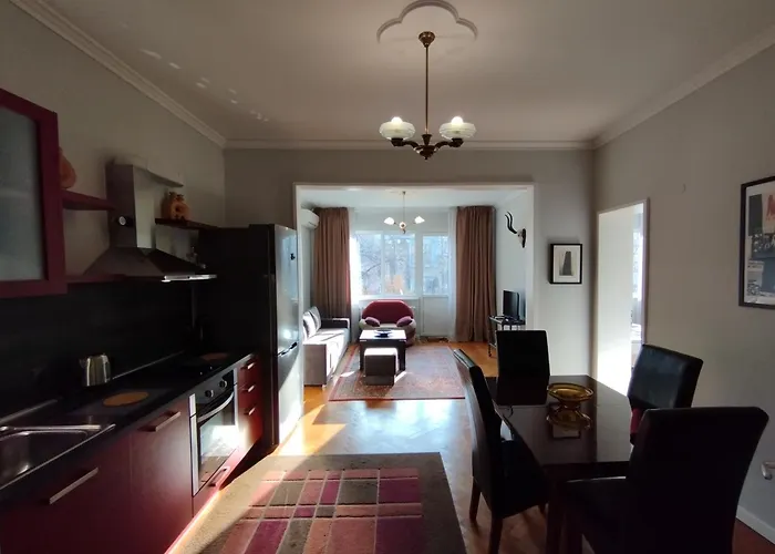 Top Center Apartment 7