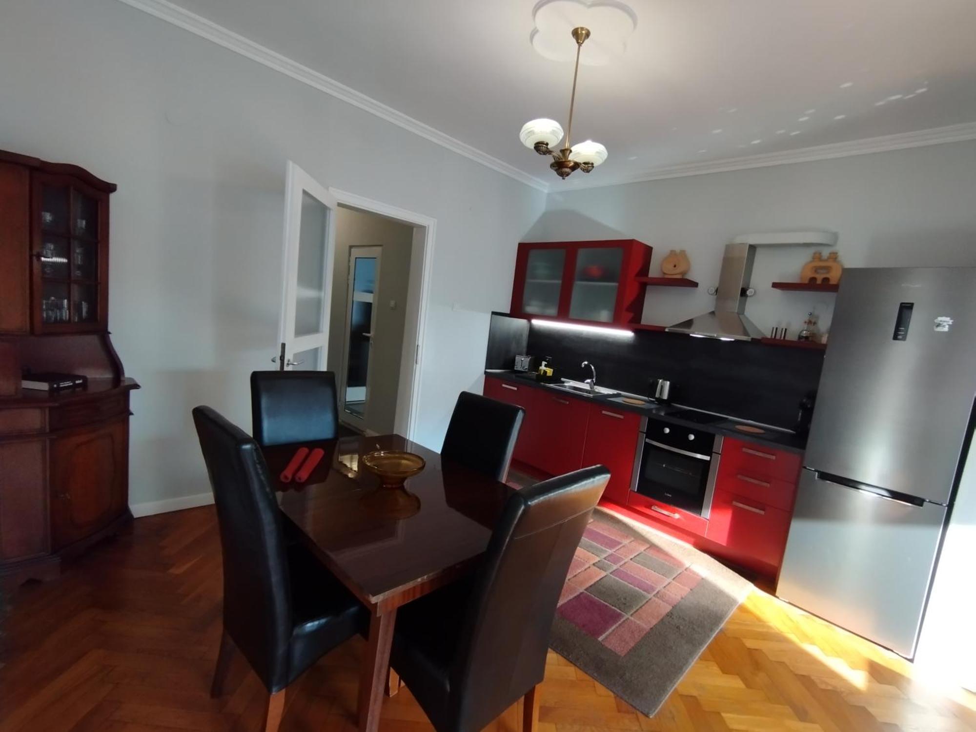 Center 7 Apartment *